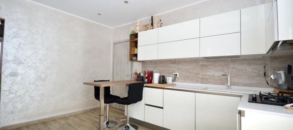Apartamento de 4 dormitorios en Turin, Italy No. 348662 8