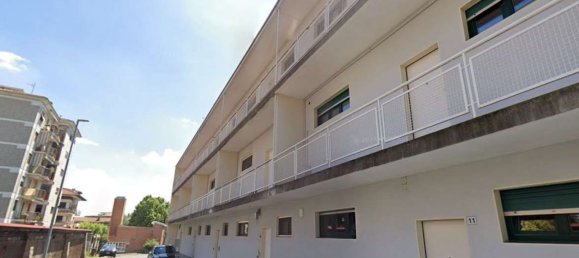 5 bedrooms Apartment in Ivrea, Italy No. 339302 3