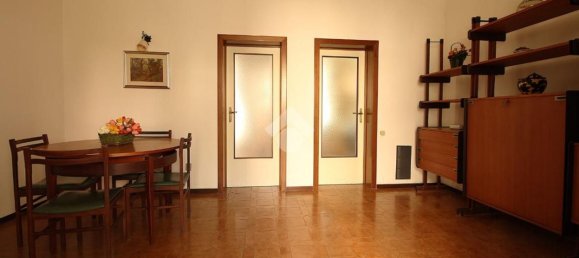 3 rooms House in Teramo, Italy No. 43141 2