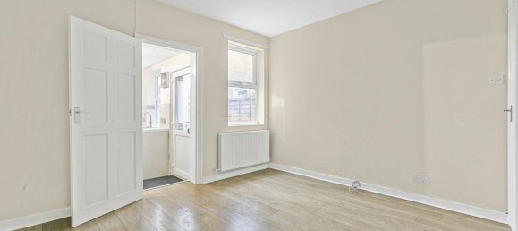 Casa T3 em Surrey, United Kingdom N.º 8571 17