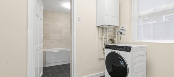 Casa T3 em Surrey, United Kingdom N.º 8571 11