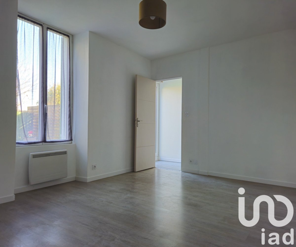 Таунхаус с 6 комнатами в Бери-Буи, Франция № 153590