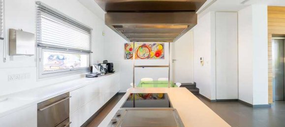 Villa T4 em Agios Athanasios, Cyprus N.º 18256 14