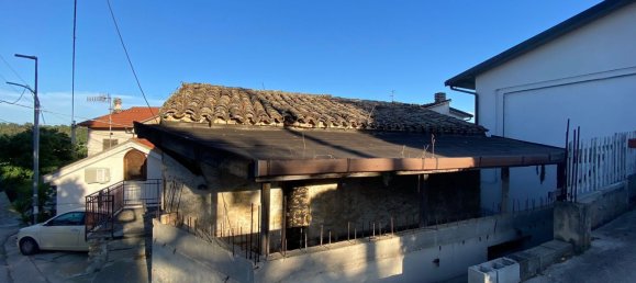 4 rooms House in San Giovanni Teatino, Italy No. 211604 4