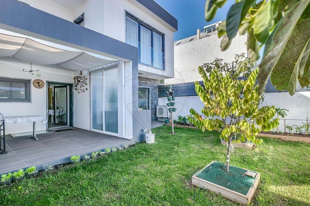 2 bedrooms Villa in Cascais, Portugal No. 54714