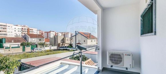 2 bedrooms Villa in Cascais, Portugal No. 54714 32