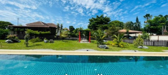 8 bedrooms Cafe / restaurant in Bang Lamung, Thailand No. 15642 6