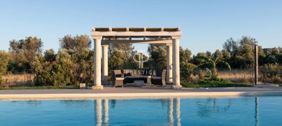 7 bedrooms Castles in Oria, Italy No. 64447 2