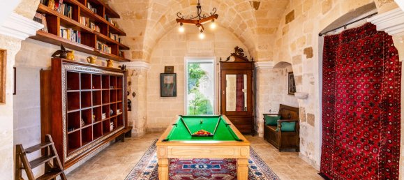 7 bedrooms Castles in Oria, Italy No. 64447 3