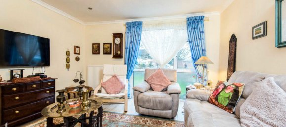 3 bedrooms House in Hayes, United Kingdom No. 5046 3