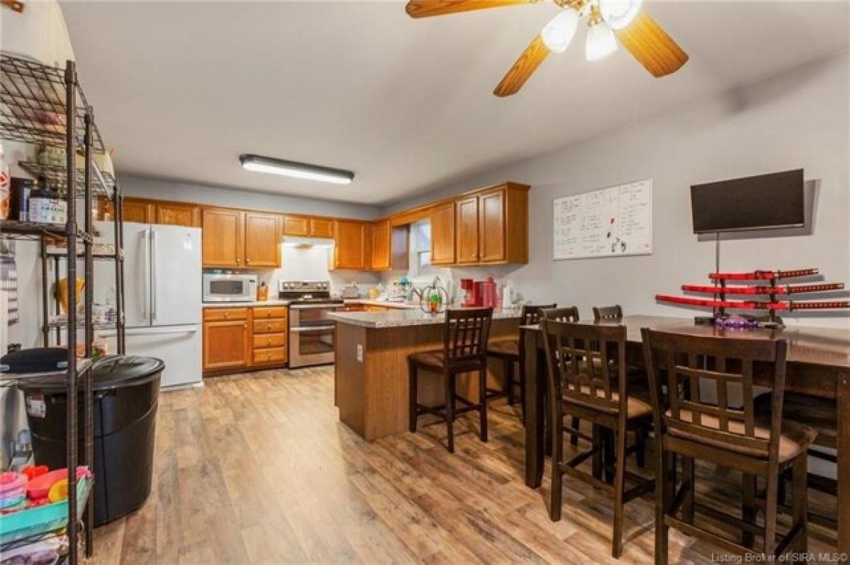 3 bedrooms House in Scottsburg, USA No. 373208