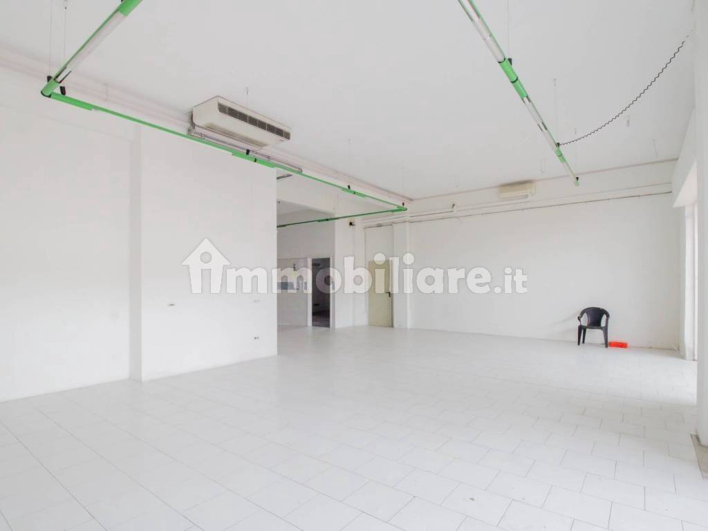 1 room Commercial property in Rovato, Italy No. 351960