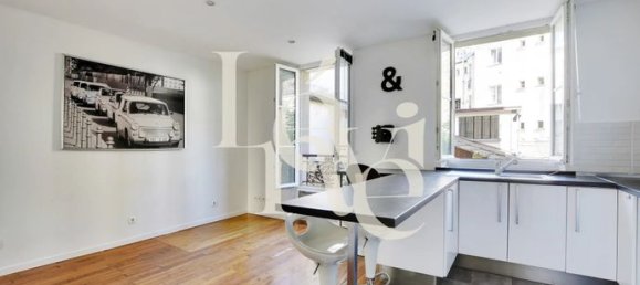 2 rooms Apartment in Paris, France No. 310384 2