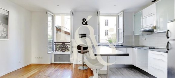 2 rooms Apartment in Paris, France No. 310384 3