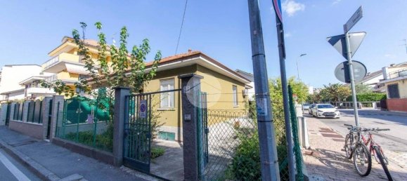 2 bedrooms Villa in Rozzano, Italy No. 363762 3