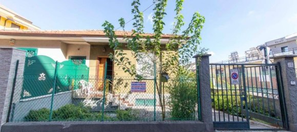 2 bedrooms Villa in Rozzano, Italy No. 363762 2