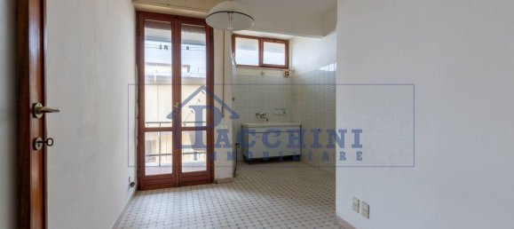 5 bedrooms Apartment in Pisa, Italy No. 336740 2