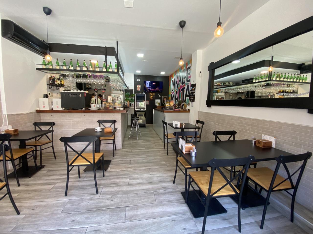 Gewerbliche Immobilie in Sant Marti, Spain 100m², Nr. 188943