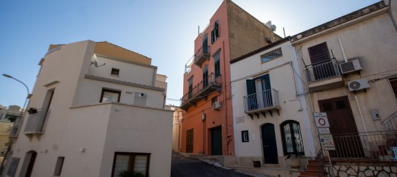 8 rooms House in Castellammare del Golfo, Italy No. 50423 22