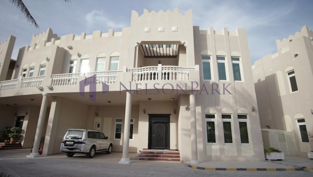 Villa de 4 dormitorios en Doha, Qatar No. 1165