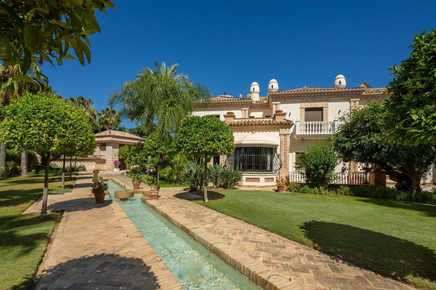 Casa de 7 dormitorios en Marbella, Spain No. 99894