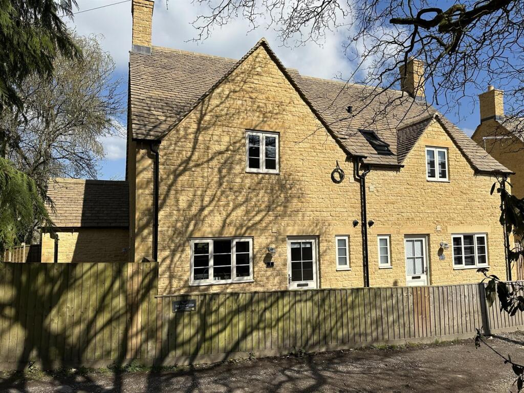 2 bedrooms House in Stow-on-the-Wold, United Kingdom No. 2999