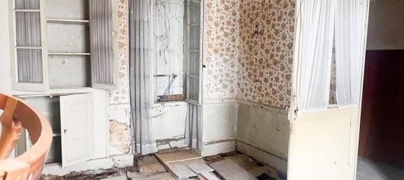 Edificio de 12 habitaciónes en Levroux, France No. 74087 8