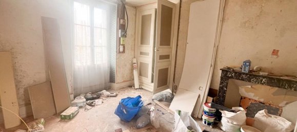 Edificio de 12 habitaciónes en Levroux, France No. 74087 7