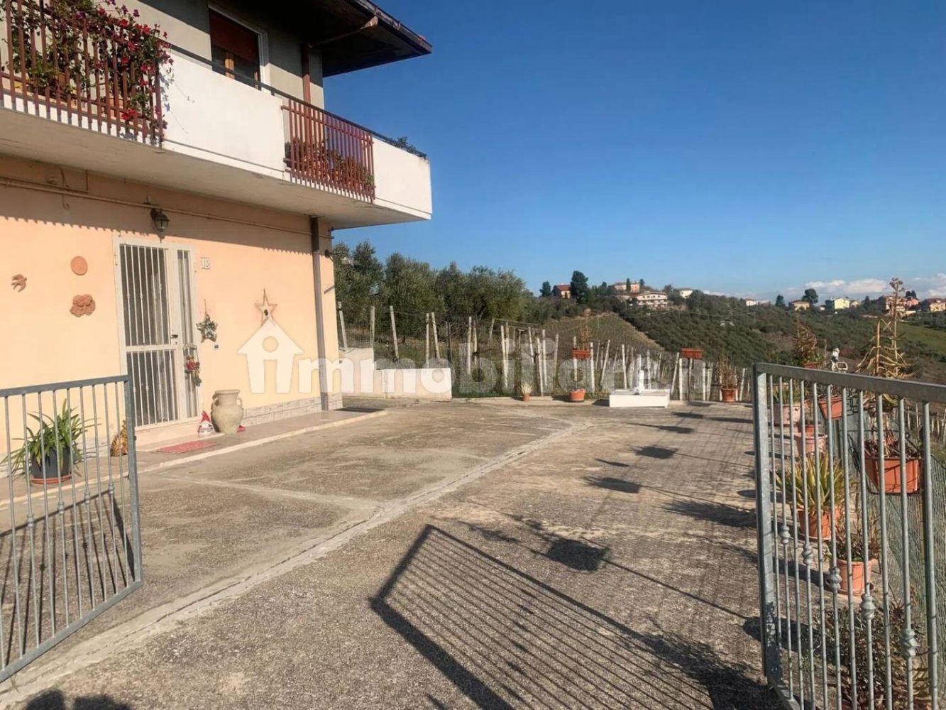 3 bedrooms Apartment in Chieti, Italy No. 214527