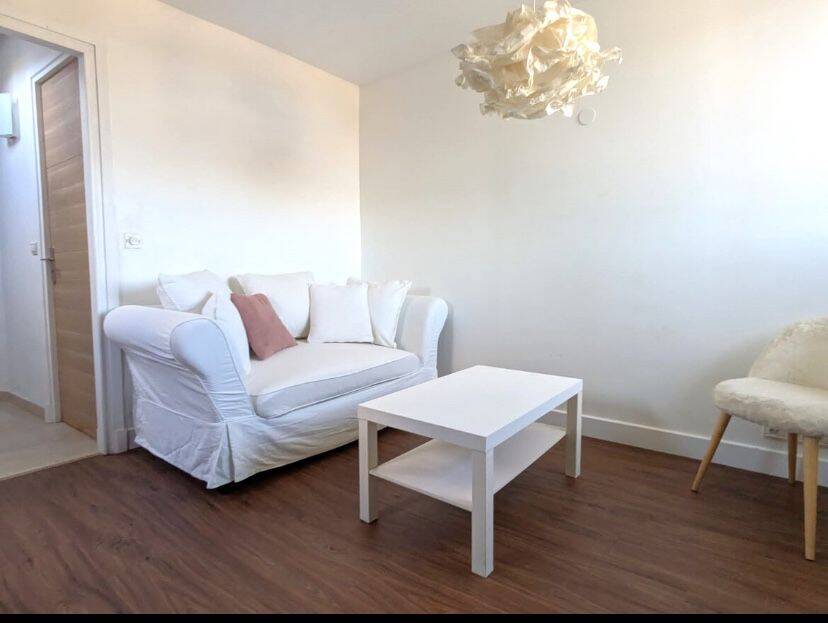 Apartamento de 1 dormitorio en Chaville, France No. 330137