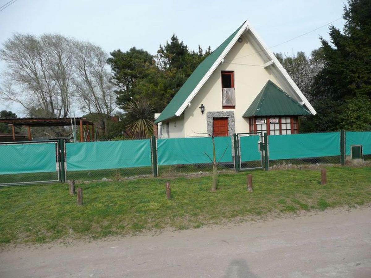 3 bedrooms House in Mar del Plata, Argentina No. 76981