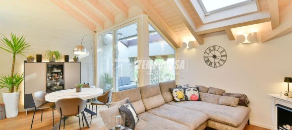 3-salle Appartement à Capiago Intimiano, Italy No. 15511 15