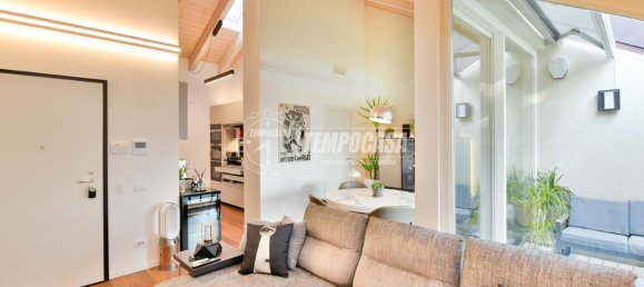 3-salle Appartement à Capiago Intimiano, Italy No. 15511 16