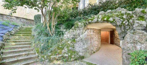 3-salle Appartement à Capiago Intimiano, Italy No. 15511 10