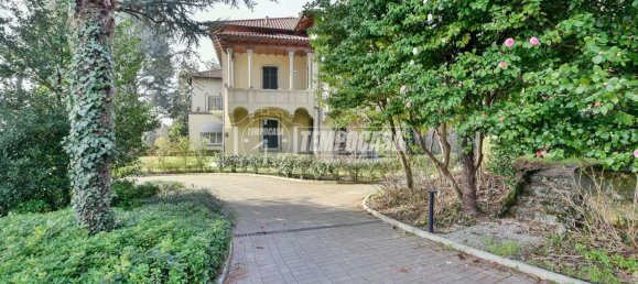 3-salle Appartement à Capiago Intimiano, Italy No. 15511 2