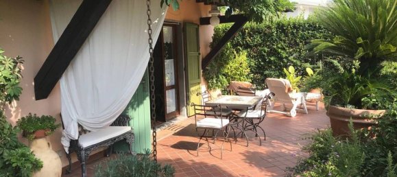 3 bedrooms Villa in Montignoso, Italy No. 49606 5