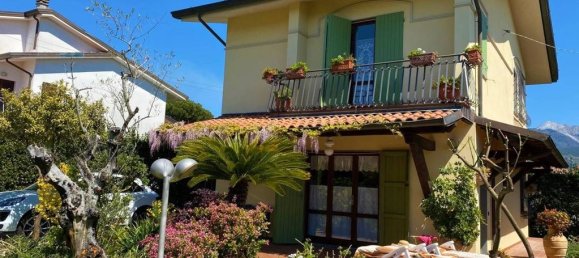 3 bedrooms Villa in Montignoso, Italy No. 49606 2