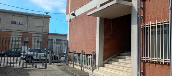 3600m² Warehouse in Turin, Italy No. 352573 2