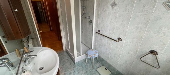 6 rooms Apartment in Rome, Italy No. 66229 5