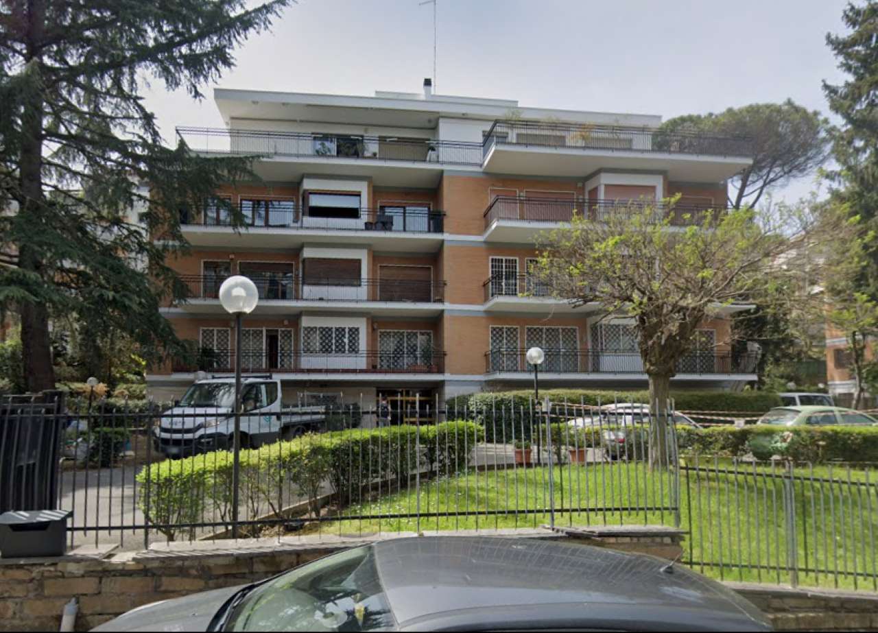 6 rooms Apartment in Rome, Italy No. 66229