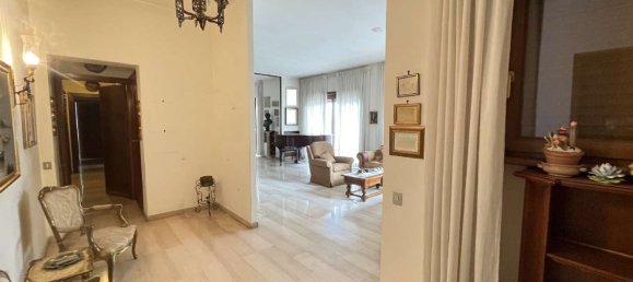 6 rooms Apartment in Rome, Italy No. 66229 12