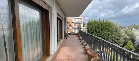 6 rooms Apartment in Rome, Italy No. 66229 19