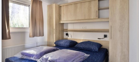 3 bedrooms House in Essen, Germany No. 64126 5