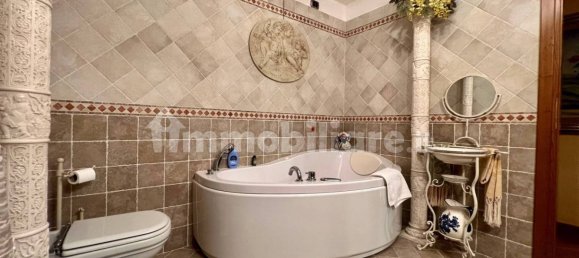 Villa de 3 dormitorios en Montale, Italy No. 253077 12