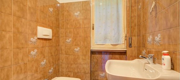 4-salle Appartement à Como, Italy No. 303433 26