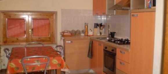 3 rooms Apartment in Perugia, Italy No. 252794 2