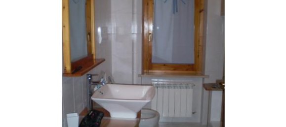 3 rooms Apartment in Perugia, Italy No. 252794 5