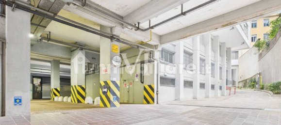 مستودع في Milan, Italy 11متر مربع رقم 244386 3