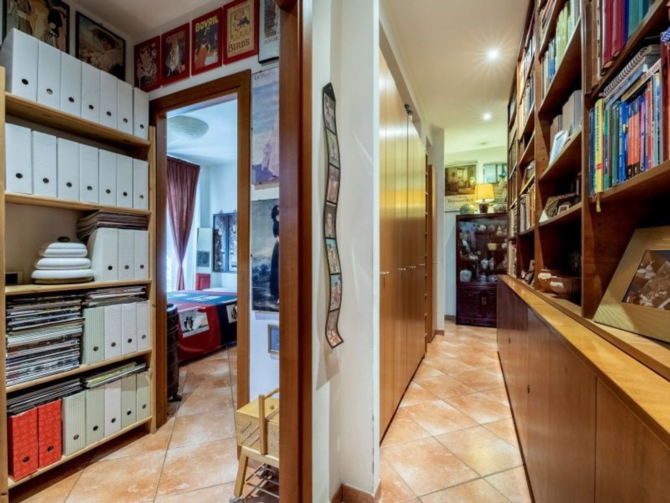 4 rooms Apartment in Rome, Italy No. 198019