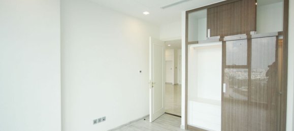 3 bedrooms Apartment in District 1, Vietnam No. 18248 8